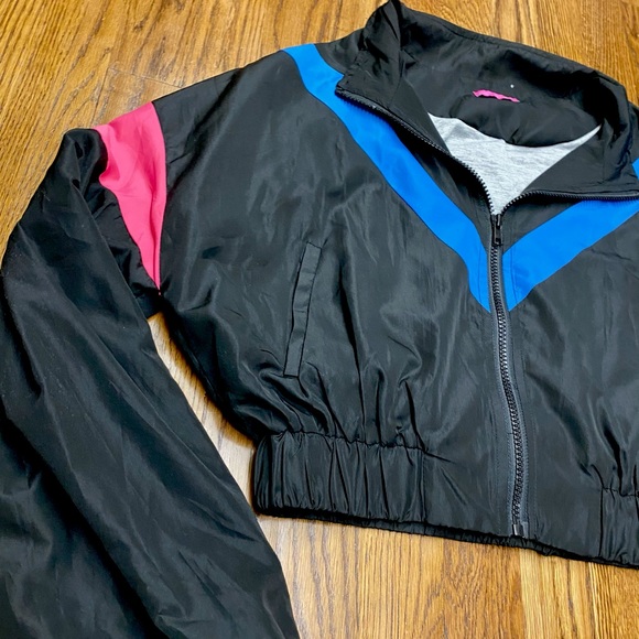 Trendy rain jacket with elastic bottom - Picture 4 of 6